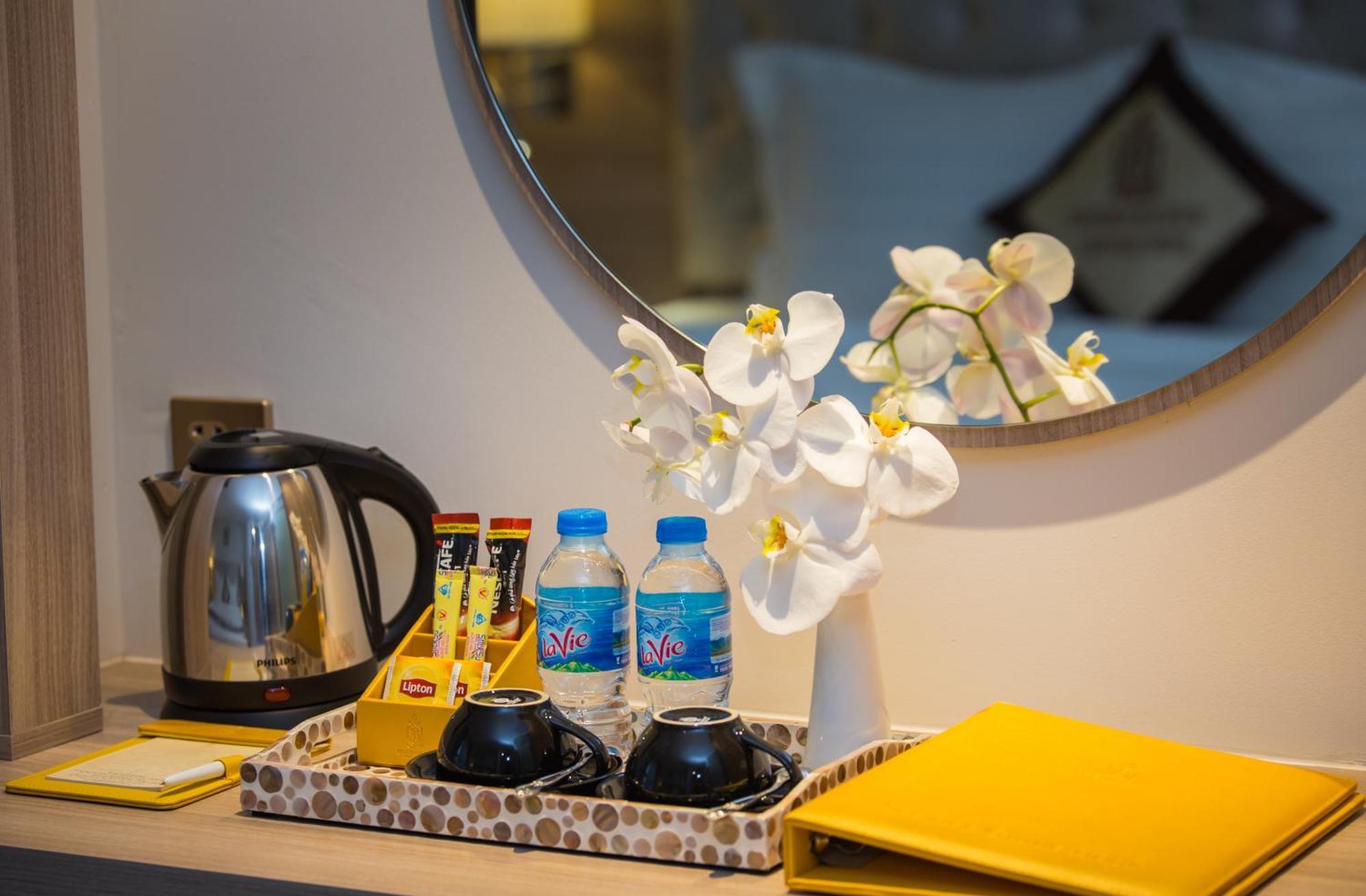 Nicecy Suite Hotel & Spa Хошимин Екстериор снимка