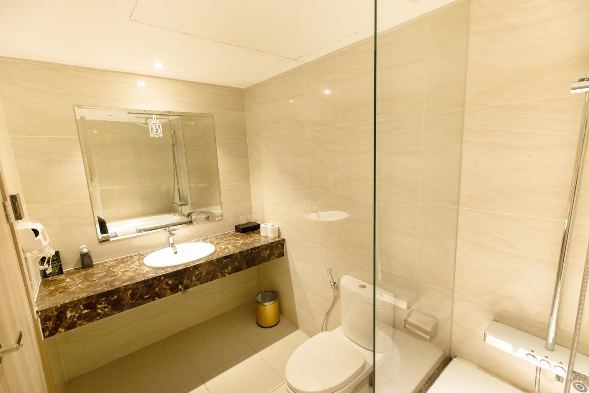 Nicecy Suite Hotel & Spa Хошимин Екстериор снимка