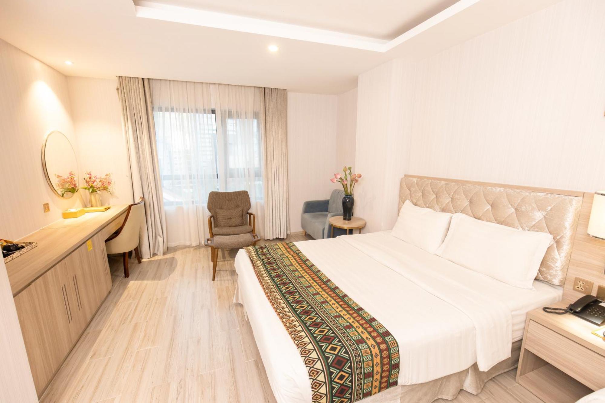 Nicecy Suite Hotel & Spa Хошимин Екстериор снимка
