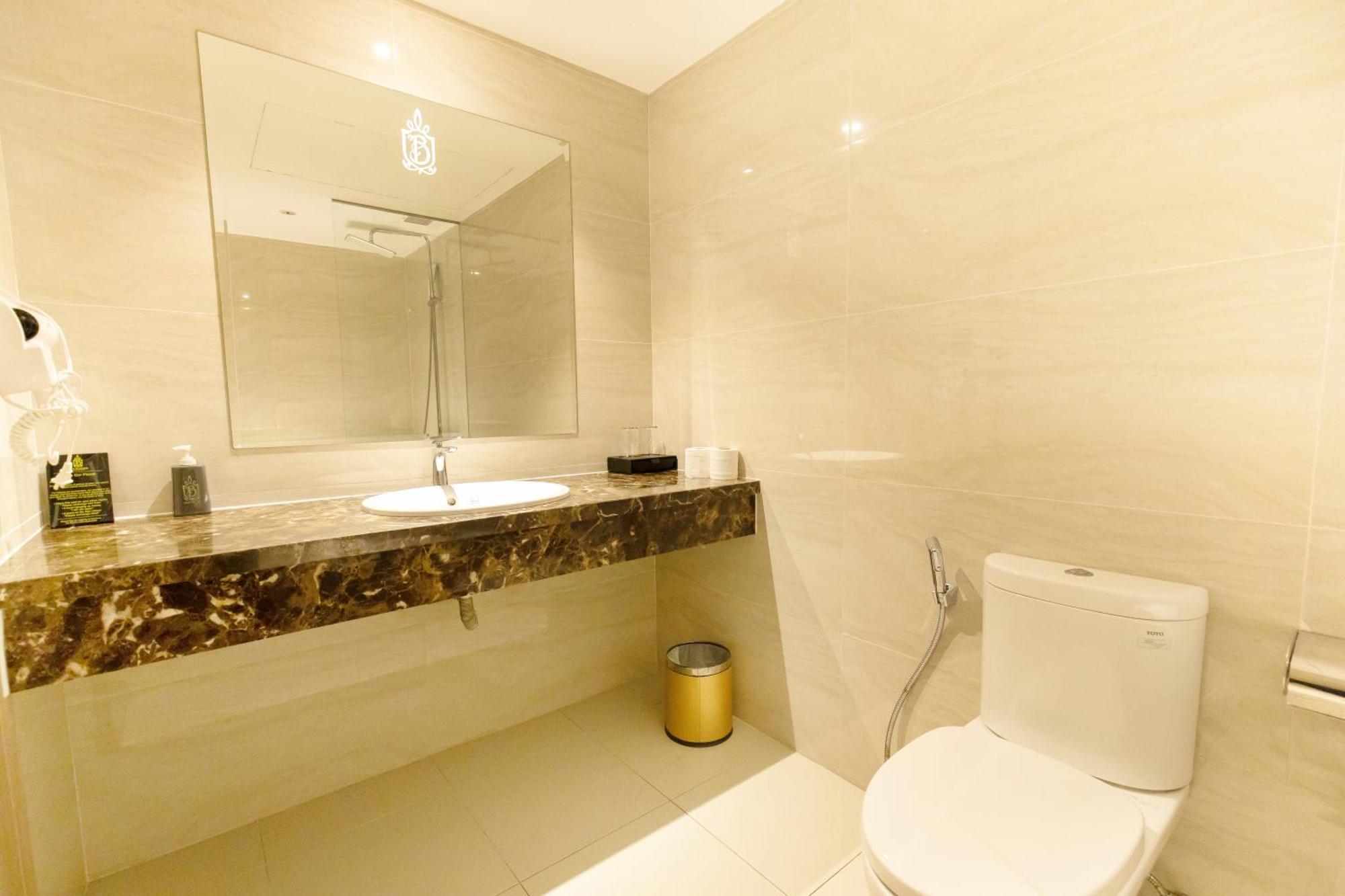 Nicecy Suite Hotel & Spa Хошимин Екстериор снимка