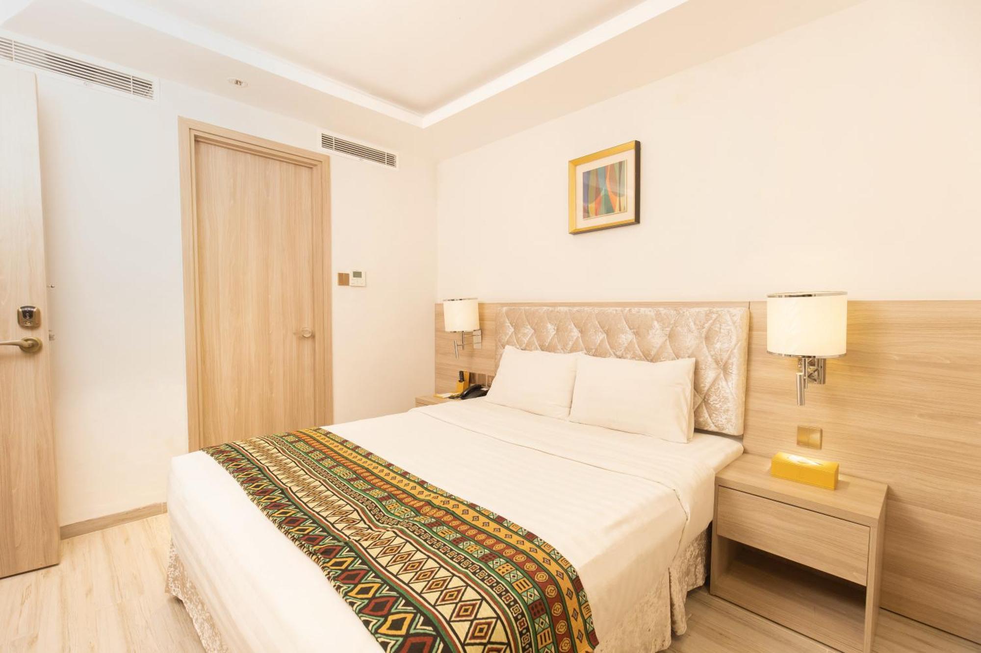 Nicecy Suite Hotel & Spa Хошимин Екстериор снимка