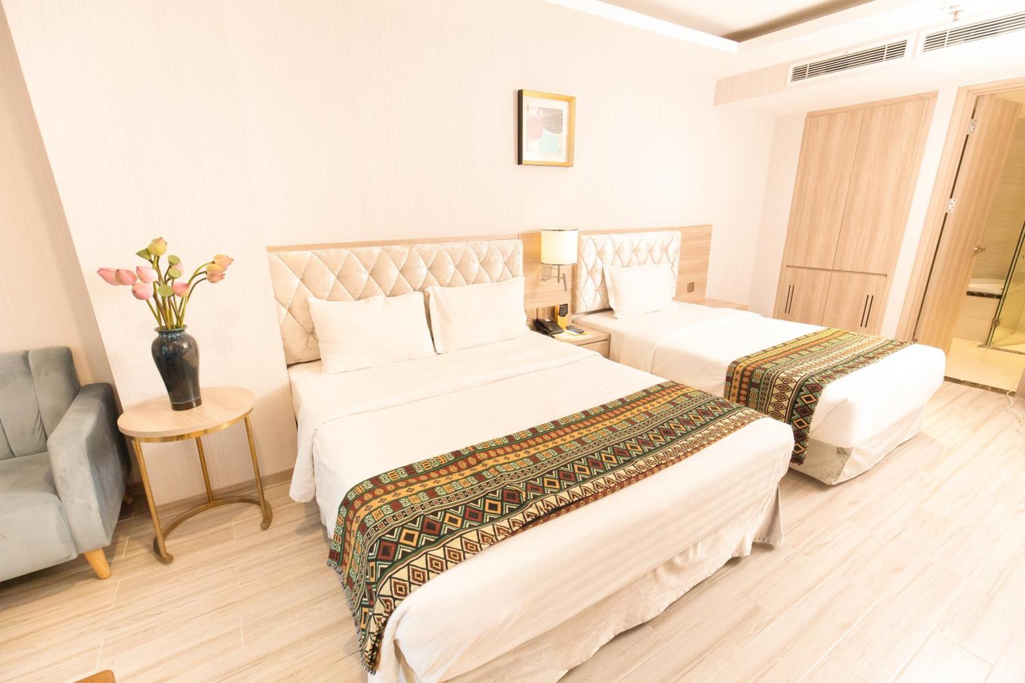 Nicecy Suite Hotel & Spa Хошимин Екстериор снимка
